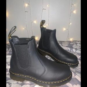 Dr. Martens 2976 Chelsea Boot - Women's Sz 8